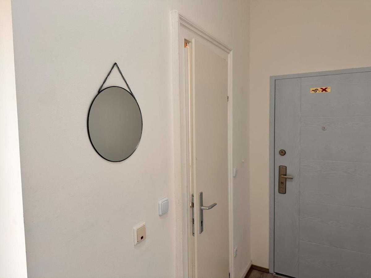 Spacious Netflix For Up To 4 People With Massage Shower Apartment Wien
