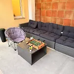 Spacious Netflix Apartment For Up To 4 People With Massage Shower